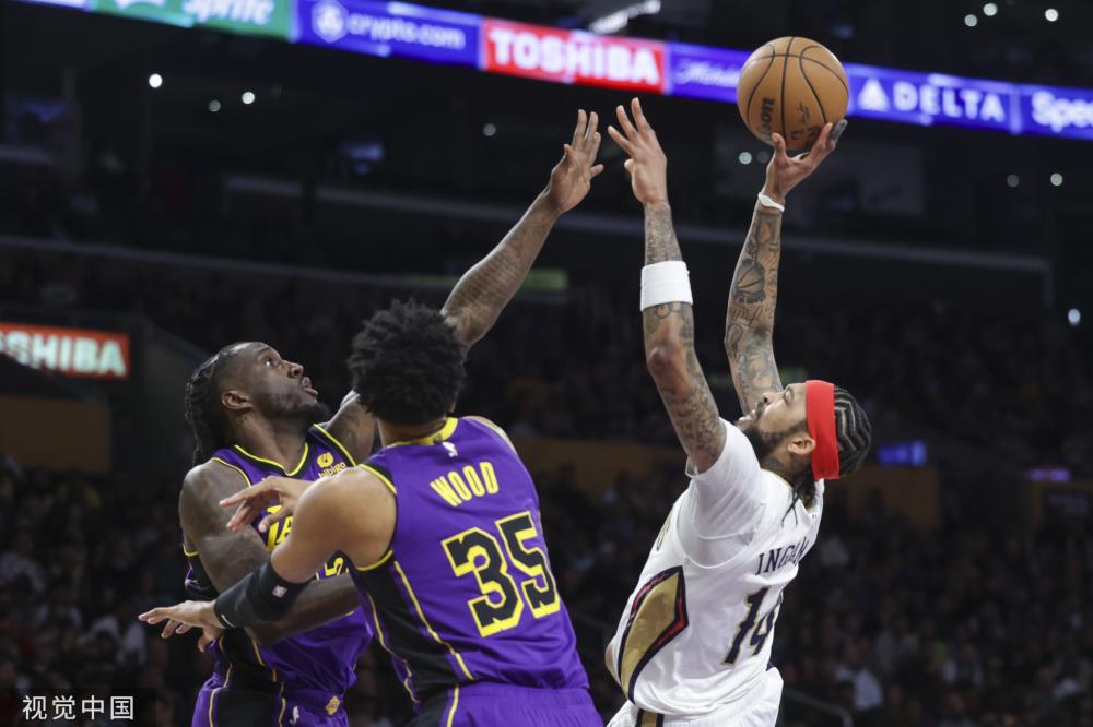 通过与球队 通过与球队